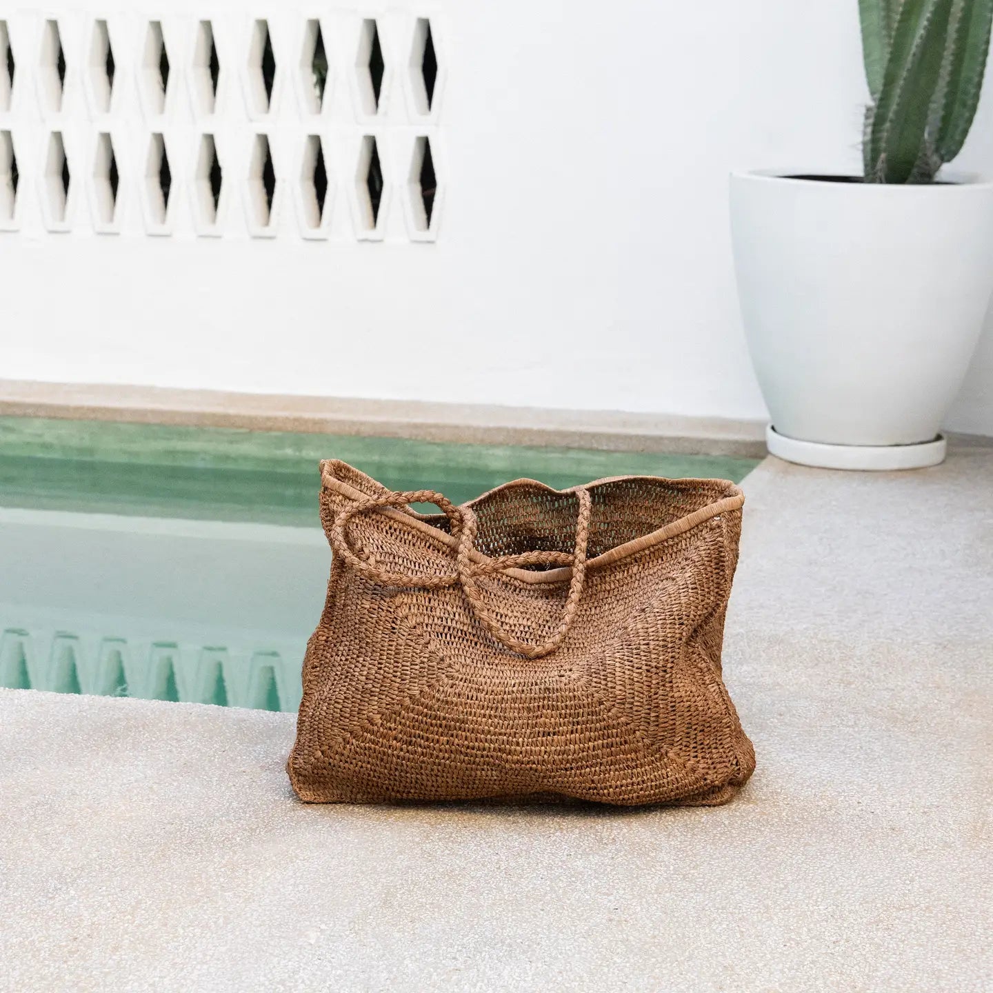 Clipa Woven Beach Tote