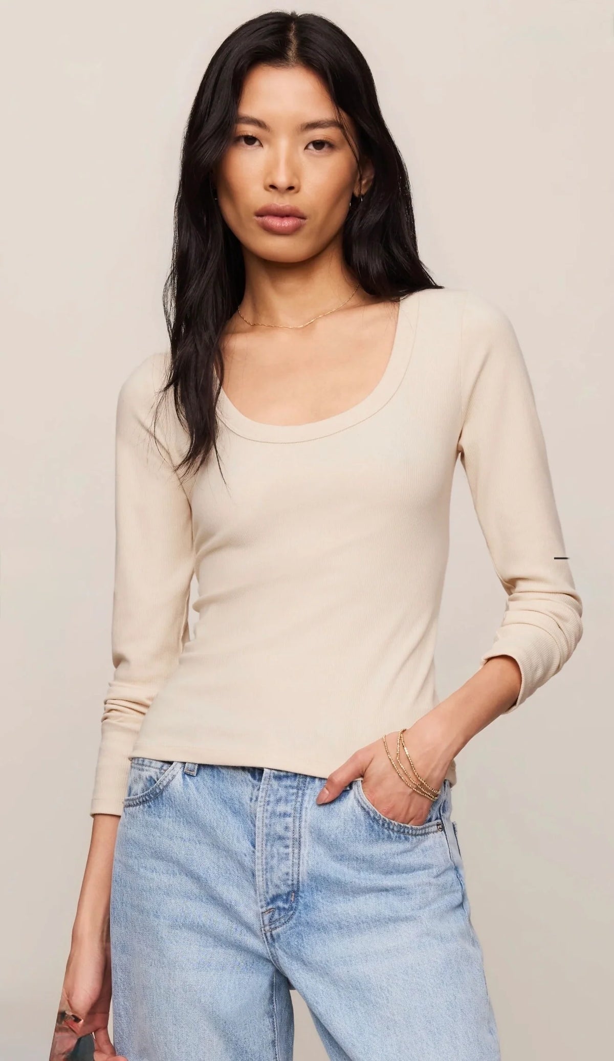 Greyson Scoop Long Sleeve Tee