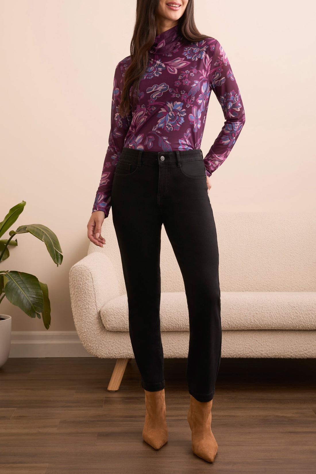 Audrey Hugging Crop Straight Jean