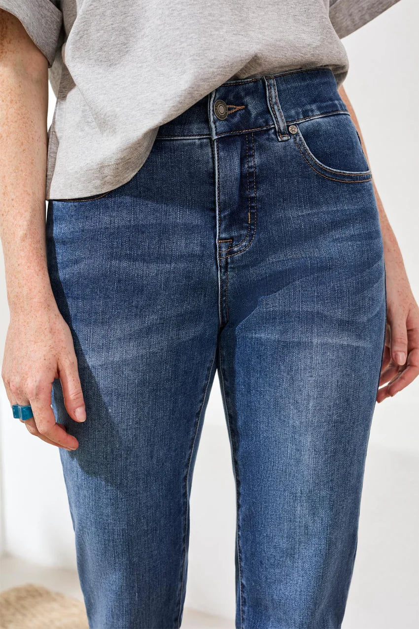 Sophia 5 Pocket Curvy Straight Leg Jean
