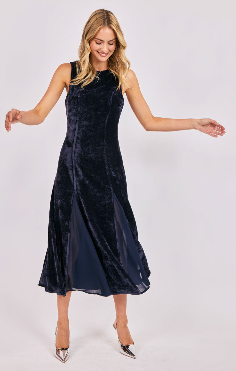 Velvet Avenue Chiffon Godet Maxi Dress