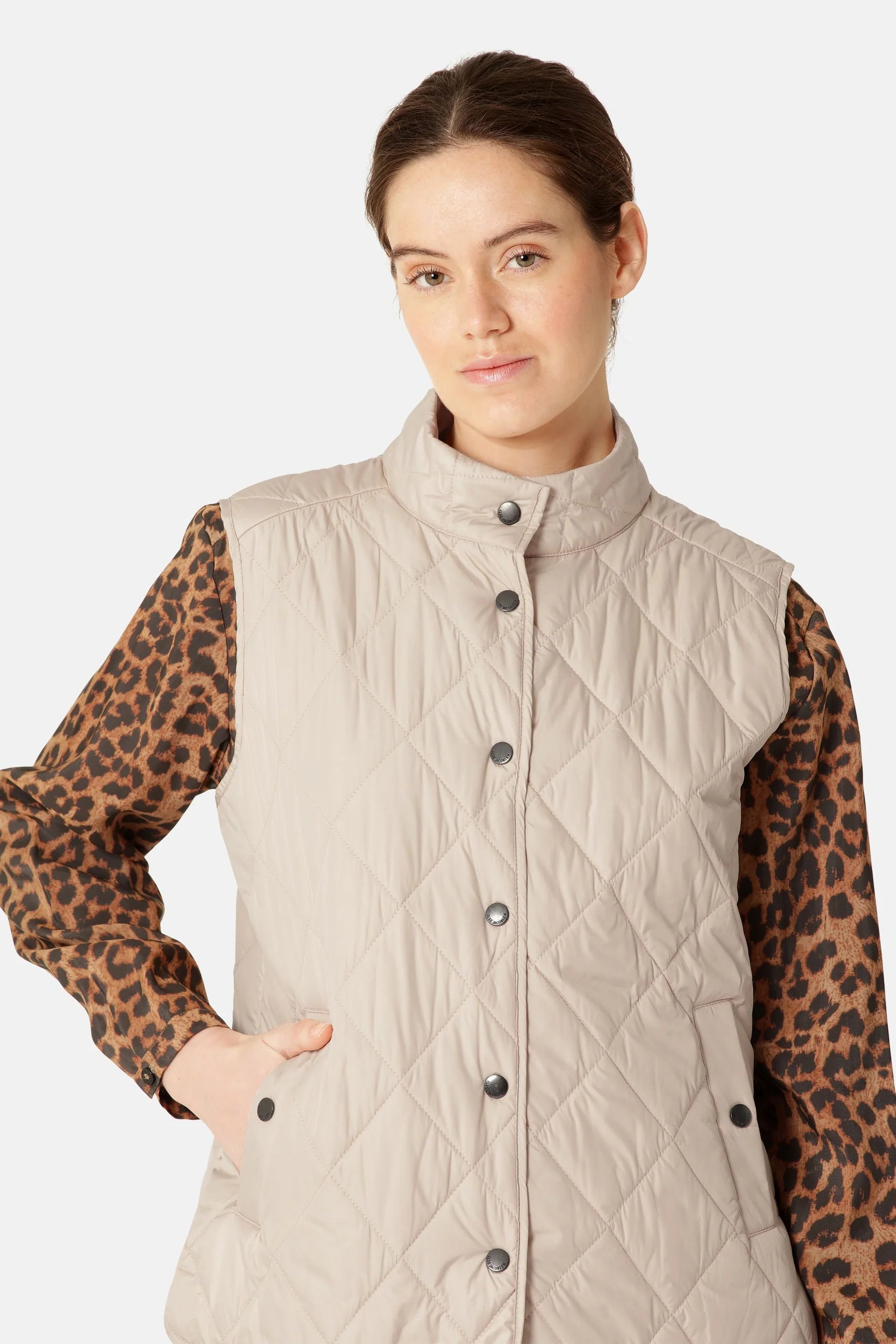 Quilted Short Vest-Beat01