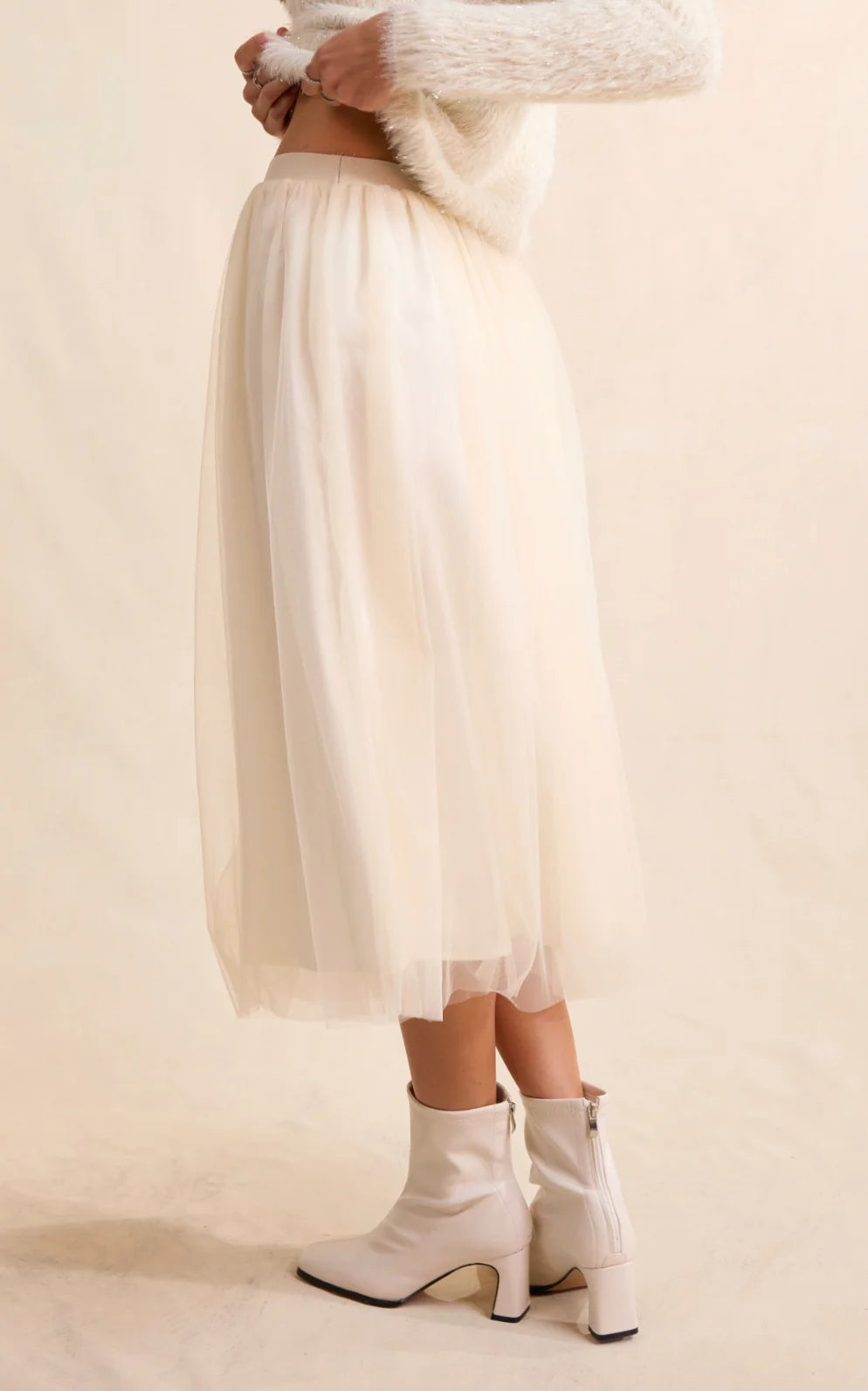 Invitation Tulle Midi Skirt