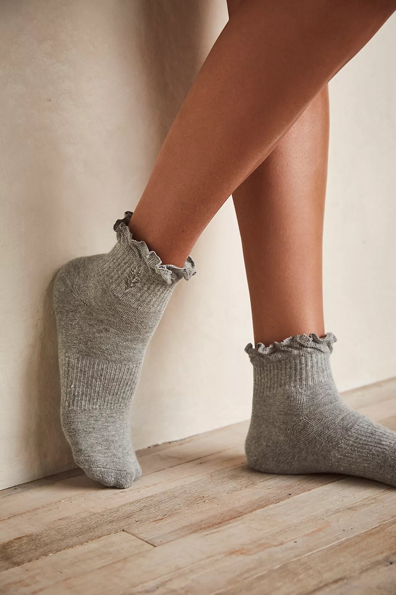 Classic Ruffle Socks