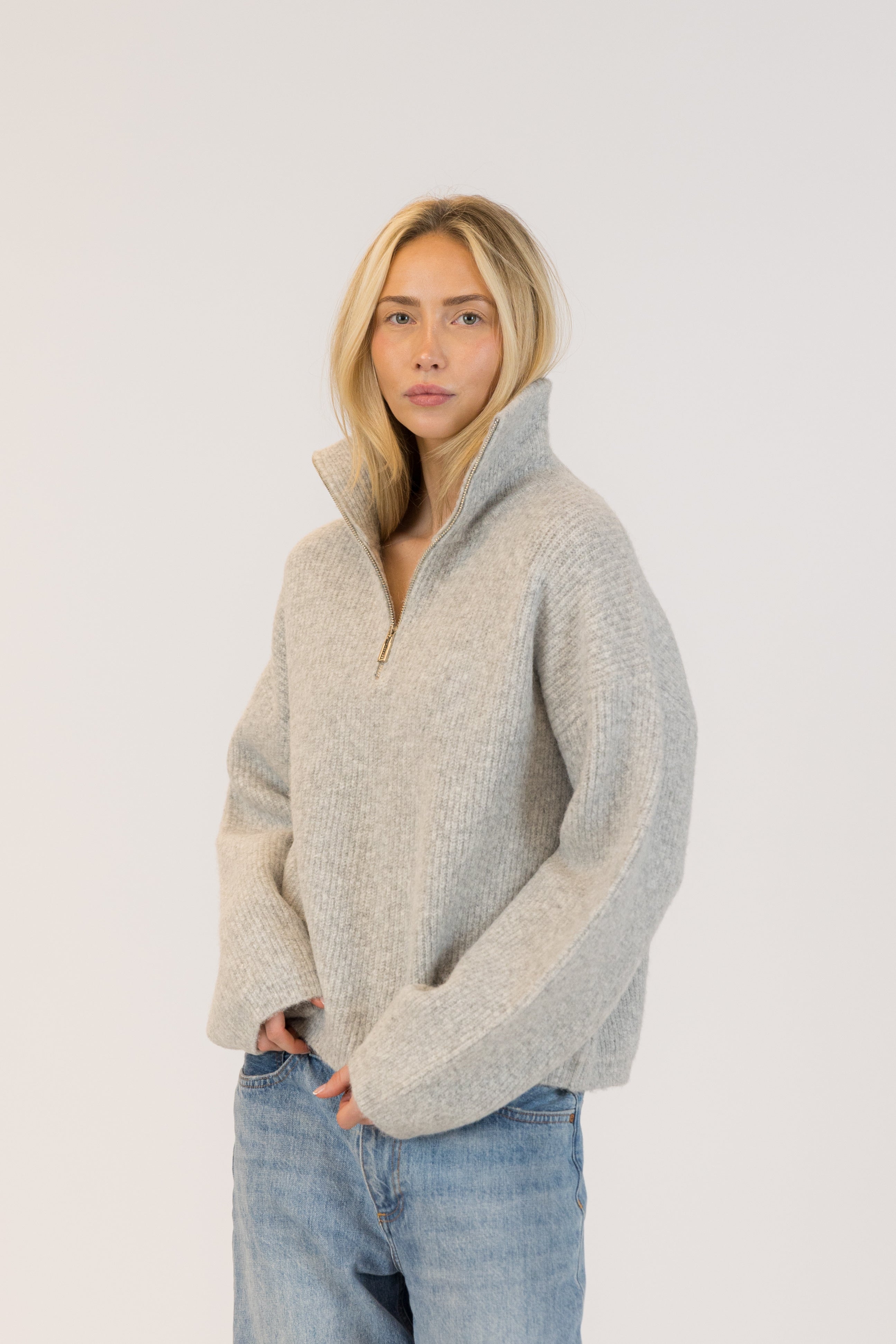 Eva Mock Neck Pullover