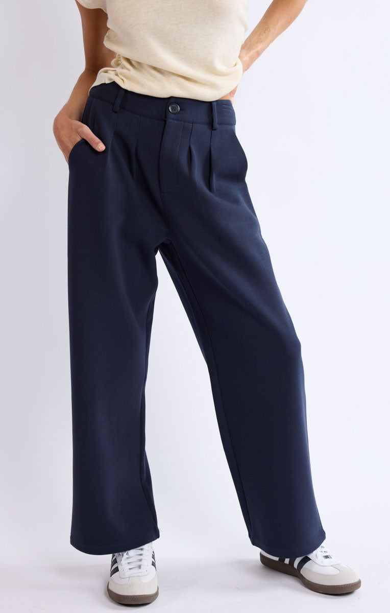 Innocence Pleat Knit Trouser