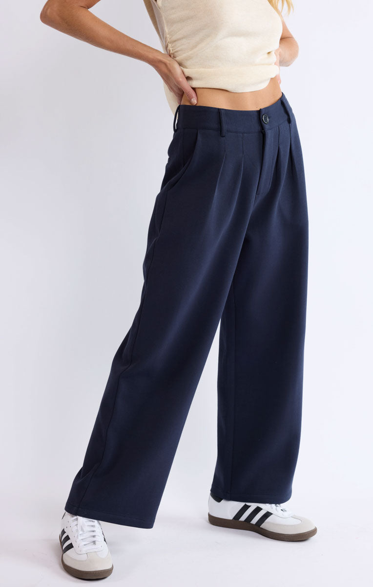 Innocence Pleat Knit Trouser