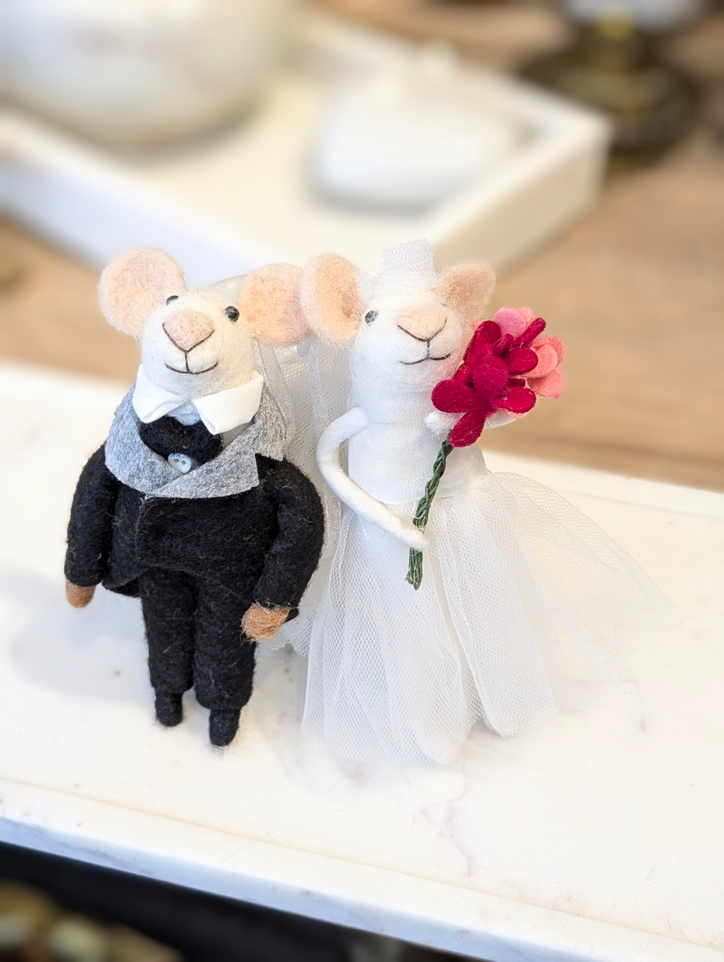 Bride & Groom Mouse Ornament