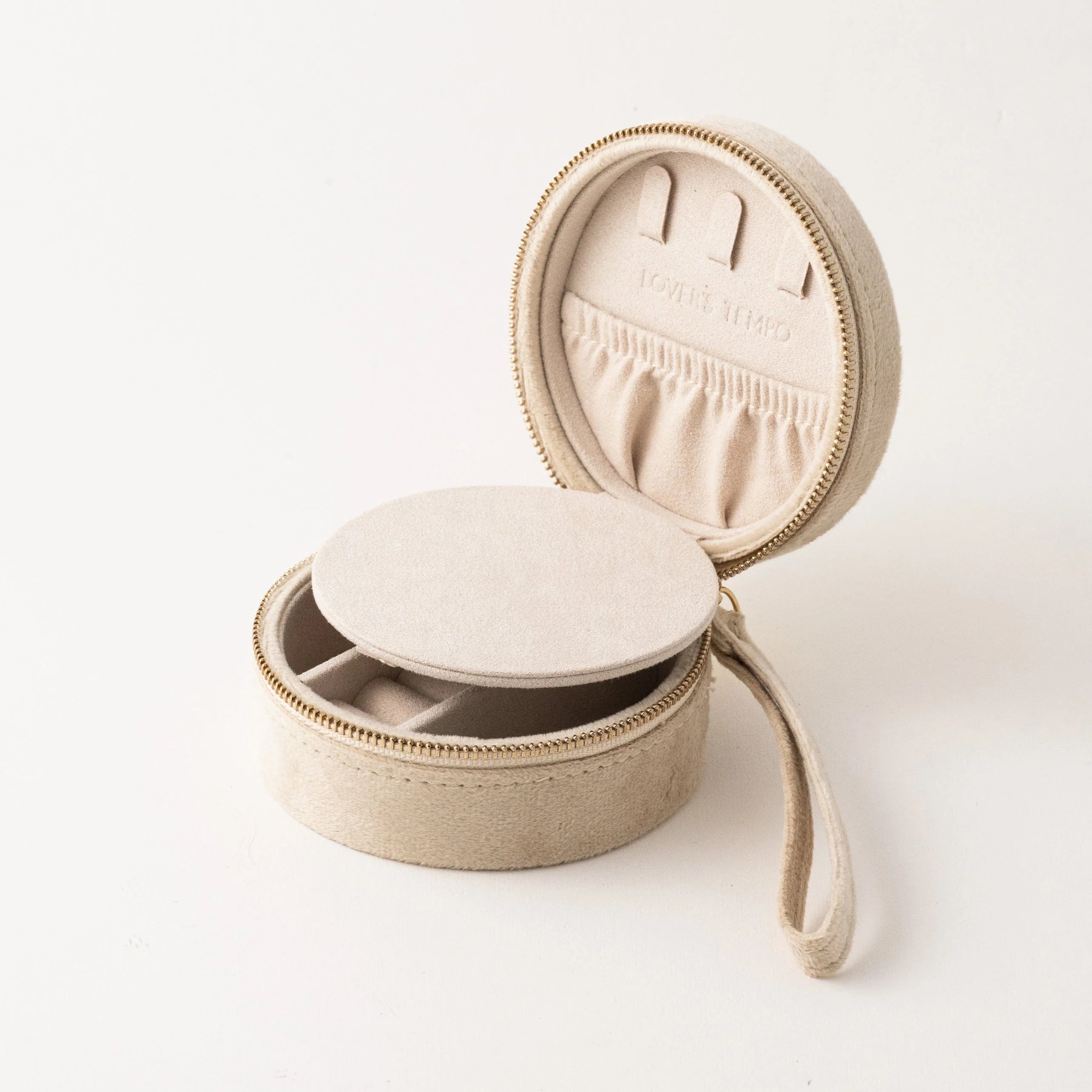 Resort Circle Travel Case Moonstone