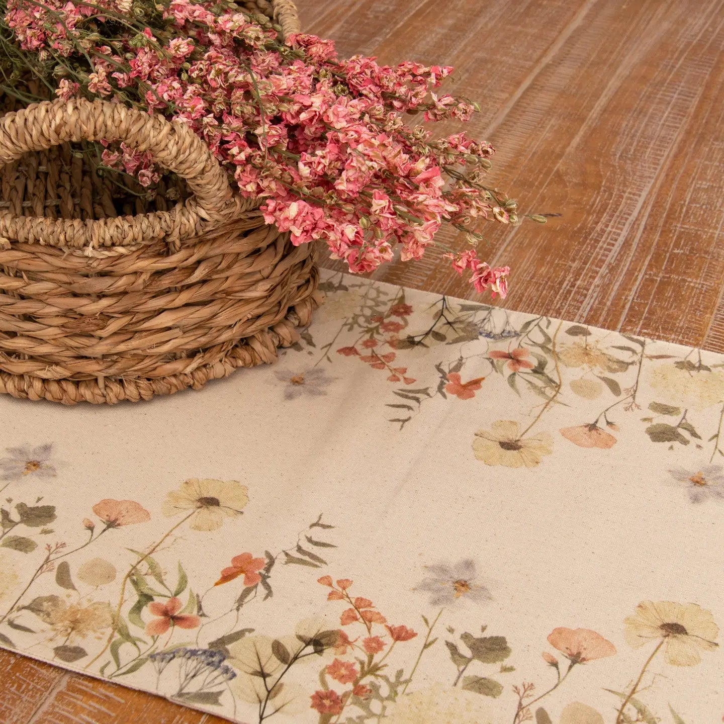 Dried Flowers Table Runner