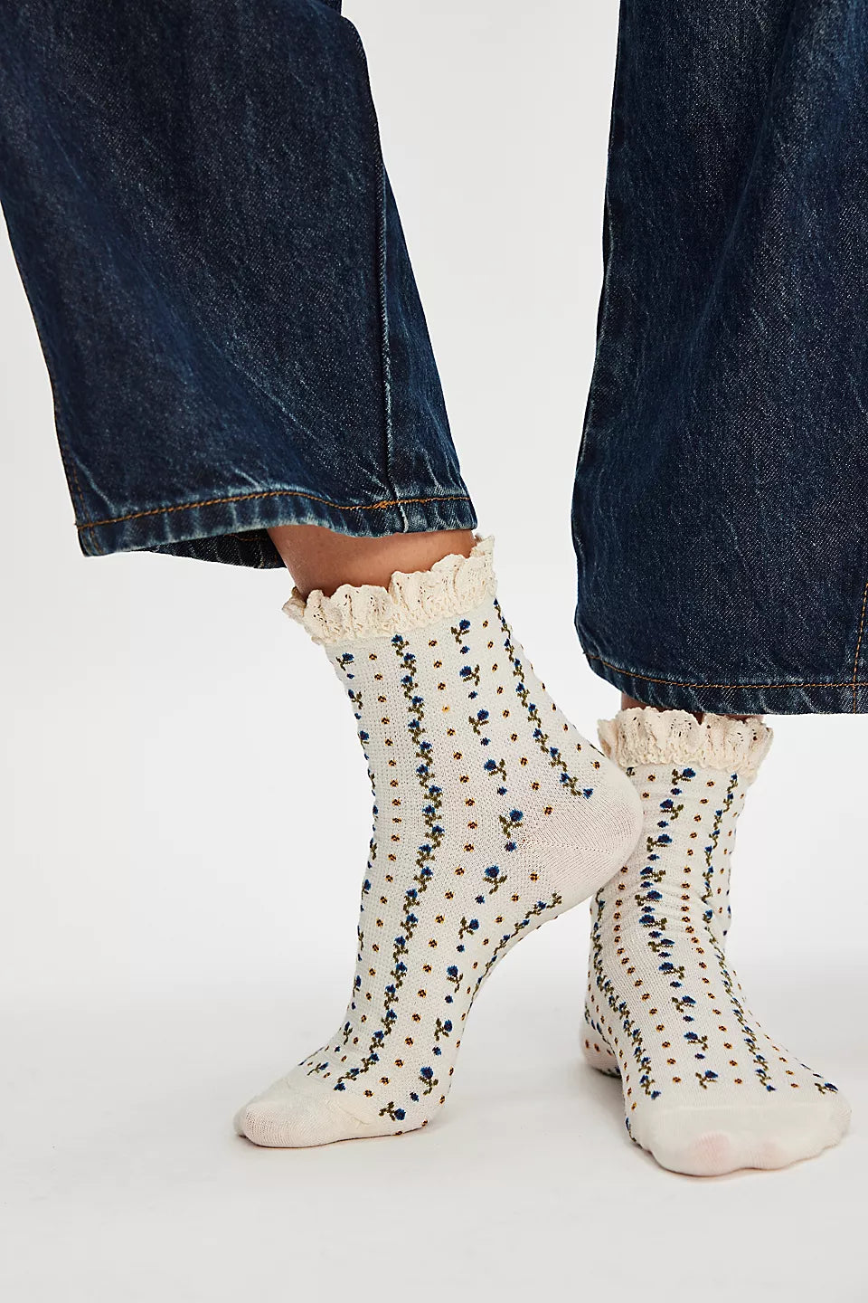 Free People Rosebud Waffle Knit Ankle Socks