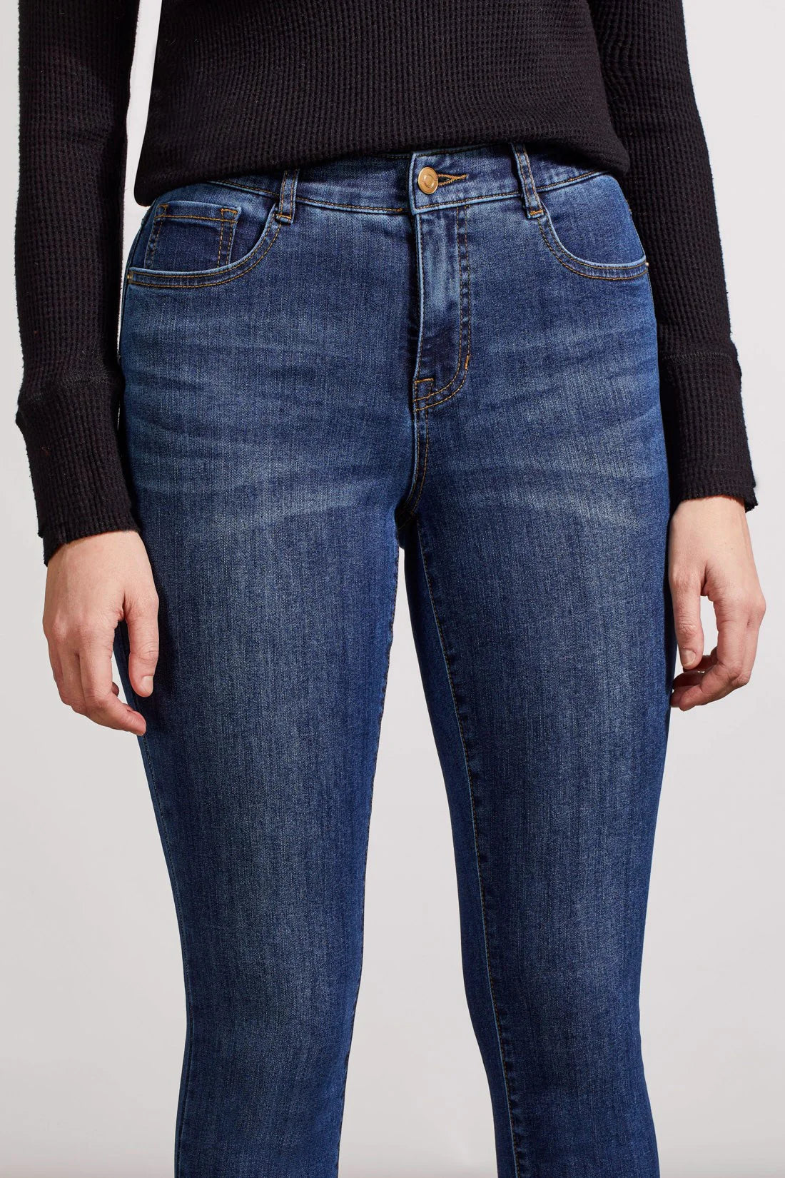 Sophia Curvy Hugging Skinny Ankle Jean